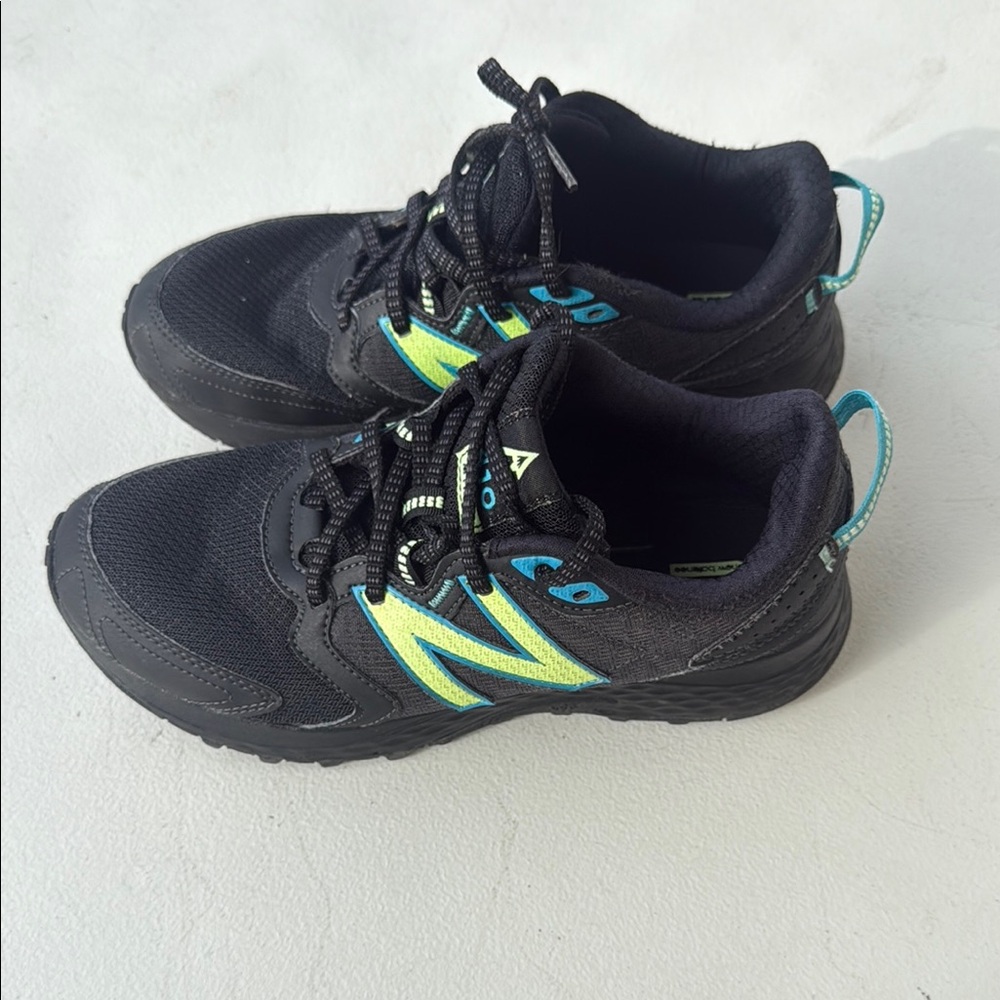 New Balance Black and Blue Sneakers with Breathable Mesh